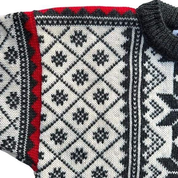 VOSS NORWAY NWOT PURE WOOL FAIR ISLE SNOWFLAKE SWEATER | SMALL - Picture 9 of 15